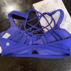 Lululemon sports bra